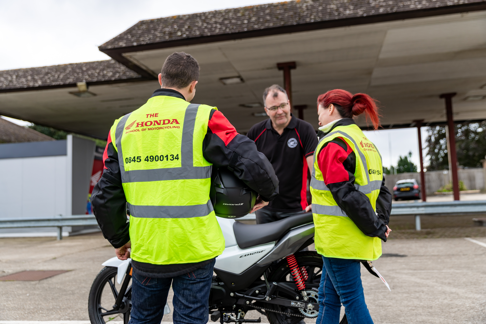 Motorcycle Etiquette: The Do's and Don'ts of Riding